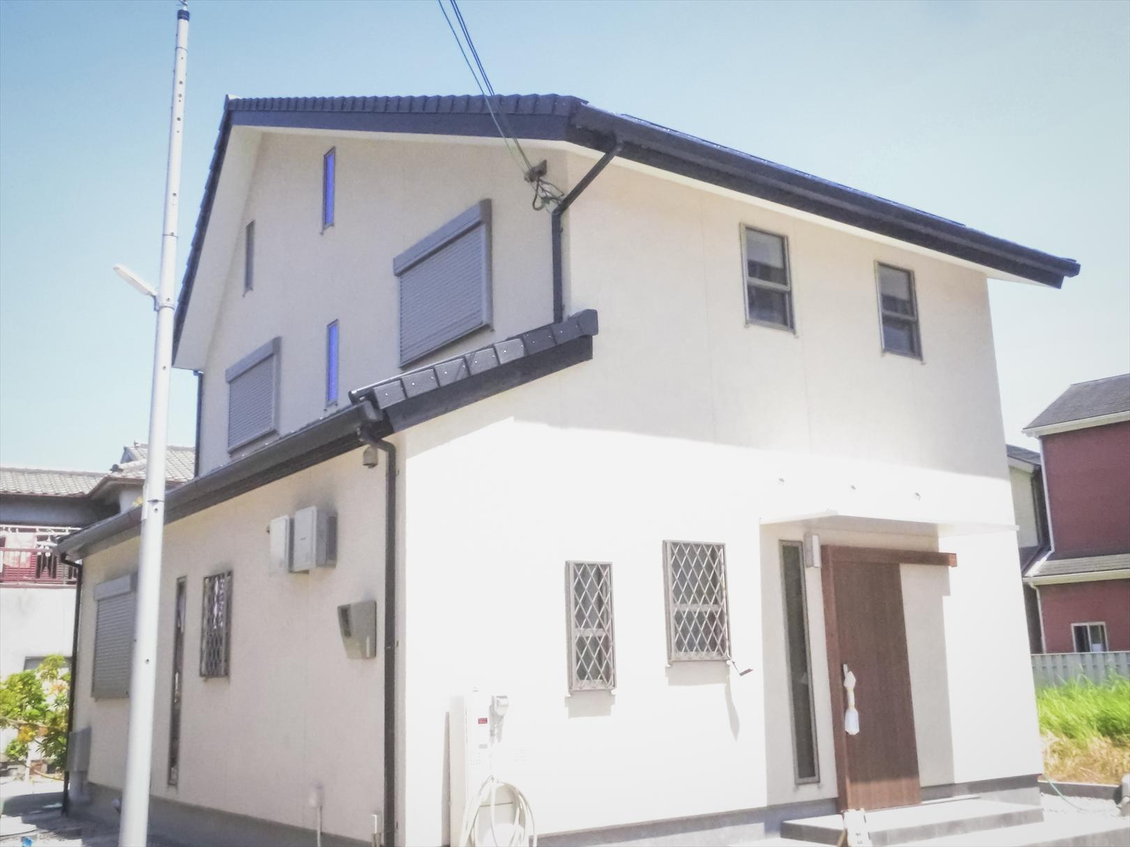 和室とリビング、キッチンが寄り添い、家族の時間が自然と重なる家